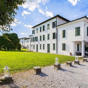 Hotel Villa Policreti